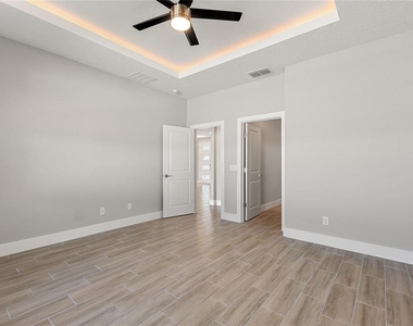 802 James Drive - Photo Thumbnail 19