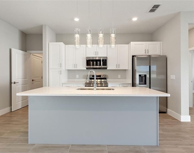 802 James Drive - Photo Thumbnail 9