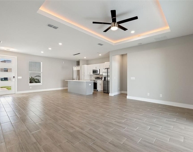 802 James Drive - Photo Thumbnail 5
