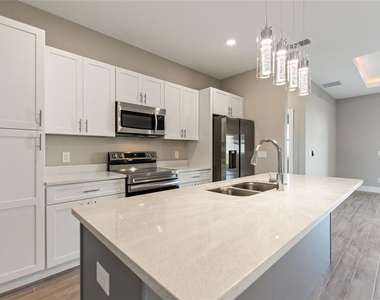 119 Tulip Lane - Photo Thumbnail 10