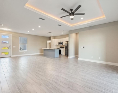 119 Tulip Lane - Photo Thumbnail 5