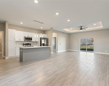 119 Tulip Lane - Photo Thumbnail 7