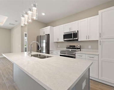 302 Elderberry Court - Photo Thumbnail 10