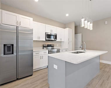 302 Elderberry Court - Photo Thumbnail 8