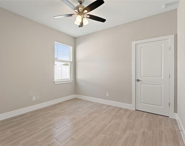302 Elderberry Court - Photo Thumbnail 16