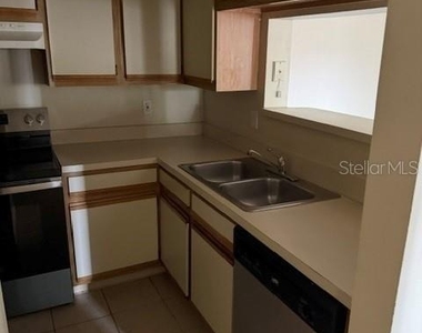 208 Afton Square - Photo Thumbnail 1