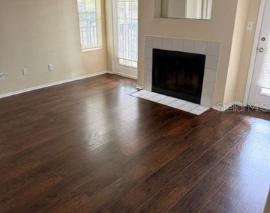 208 Afton Square - Photo Thumbnail 7