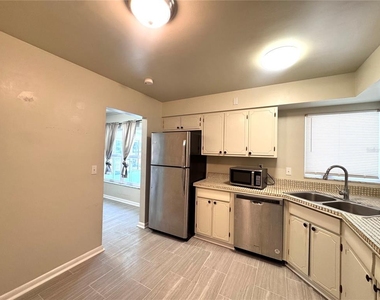 1074 Gerona Avenue - Photo Thumbnail 6