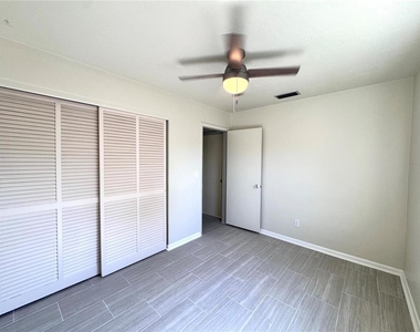 1074 Gerona Avenue - Photo Thumbnail 14