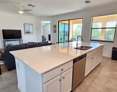 10825 Tarflower Drive - Photo Thumbnail 20
