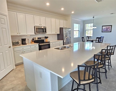 10825 Tarflower Drive - Photo Thumbnail 14