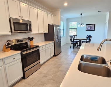 10825 Tarflower Drive - Photo Thumbnail 17