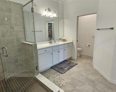 10825 Tarflower Drive - Photo Thumbnail 31