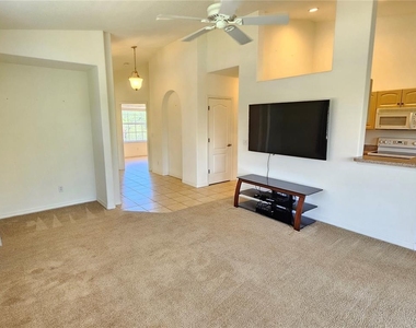 904 Casa Del Lago Way - Photo Thumbnail 8