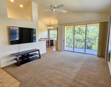 904 Casa Del Lago Way - Photo Thumbnail 7