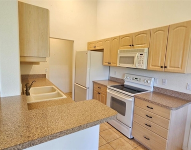 904 Casa Del Lago Way - Photo Thumbnail 19