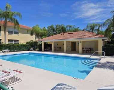 904 Casa Del Lago Way - Photo Thumbnail 2