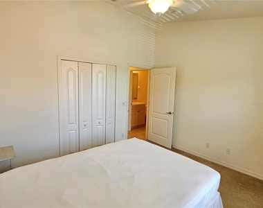 904 Casa Del Lago Way - Photo Thumbnail 32