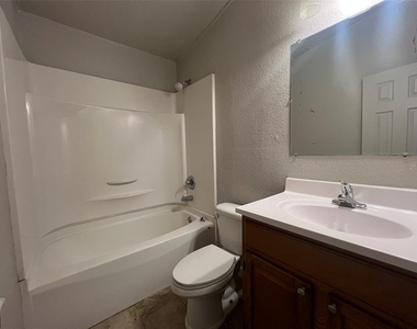13711 Nw 158th Place - Photo Thumbnail 6