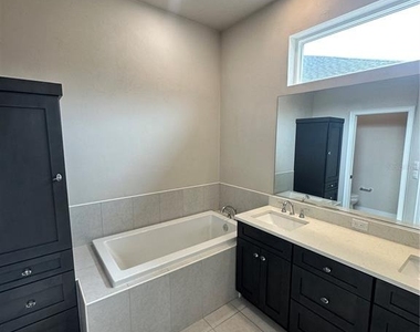 12316 Sw 5th Avenue - Photo Thumbnail 15