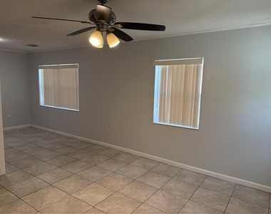1009 Mccormack Street - Photo Thumbnail 1