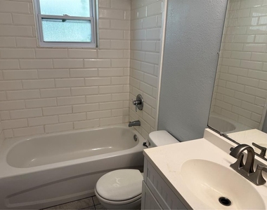1009 Mccormack Street - Photo Thumbnail 7