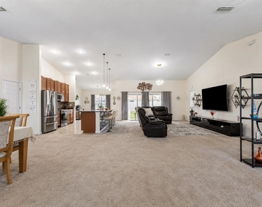 18 Bishop Lane - Photo Thumbnail 9