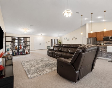 18 Bishop Lane - Photo Thumbnail 11