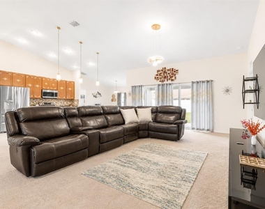 18 Bishop Lane - Photo Thumbnail 7