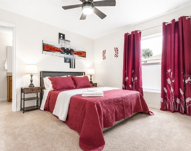 18 Bishop Lane - Photo Thumbnail 19
