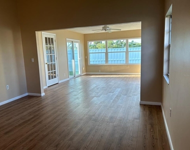 25 Andover Drive - Photo Thumbnail 2