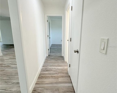 1081 Humboldt Street - Photo Thumbnail 15