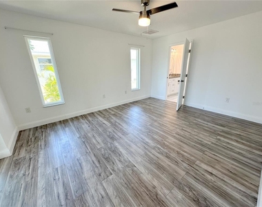 1081 Humboldt Street - Photo Thumbnail 4