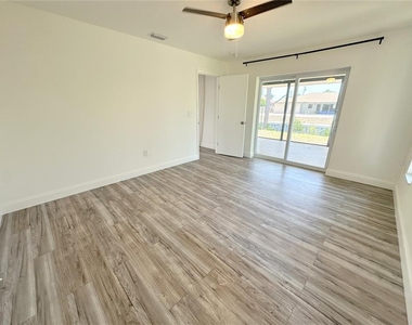 1081 Humboldt Street - Photo Thumbnail 5