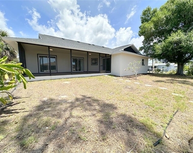 1081 Humboldt Street - Photo Thumbnail 21