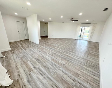 1081 Humboldt Street - Photo Thumbnail 2
