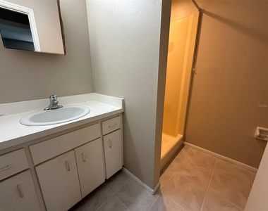11081 Pendleton Avenue - Photo Thumbnail 8