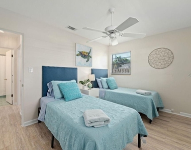 2676 Martin Street - Photo Thumbnail 26