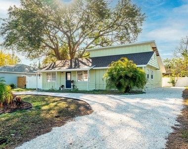 2676 Martin Street - Photo Thumbnail 1
