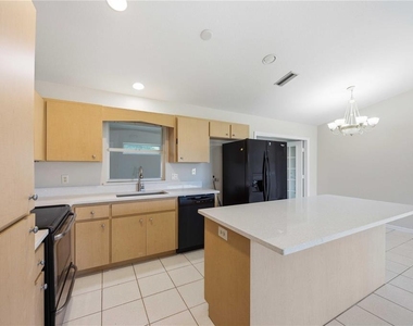 2260 Mistleto Lane - Photo Thumbnail 8