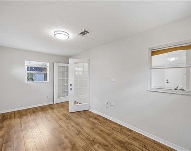 2260 Mistleto Lane - Photo Thumbnail 11