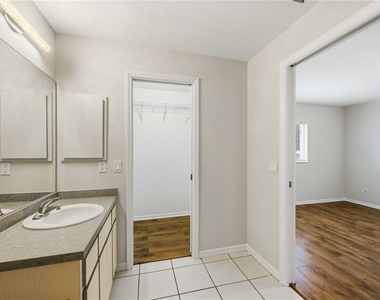 2260 Mistleto Lane - Photo Thumbnail 16