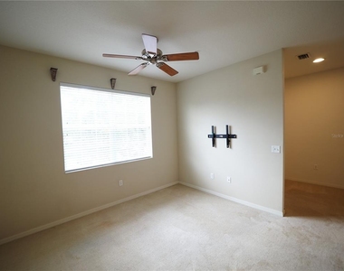 3617 Parkridge Circle - Photo Thumbnail 7