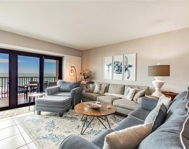 13650 Gulf Boulevard - Photo Thumbnail 2