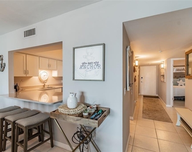 13650 Gulf Boulevard - Photo Thumbnail 9