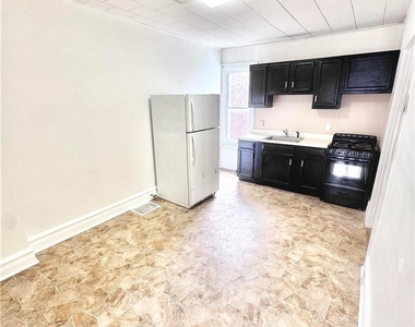 522 N 18th Street - Photo Thumbnail 4