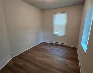 713 W Gordon Street - Photo Thumbnail 2