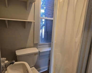 713 W Gordon Street - Photo Thumbnail 5