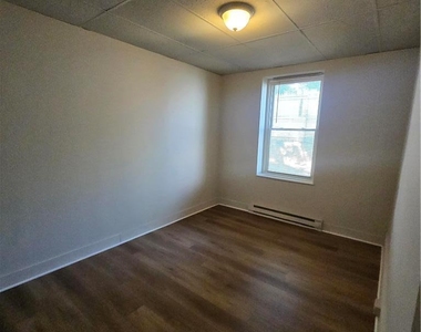 713 W Gordon Street - Photo Thumbnail 1