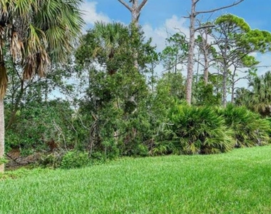 4640 Tower Hill Lane - Photo Thumbnail 11